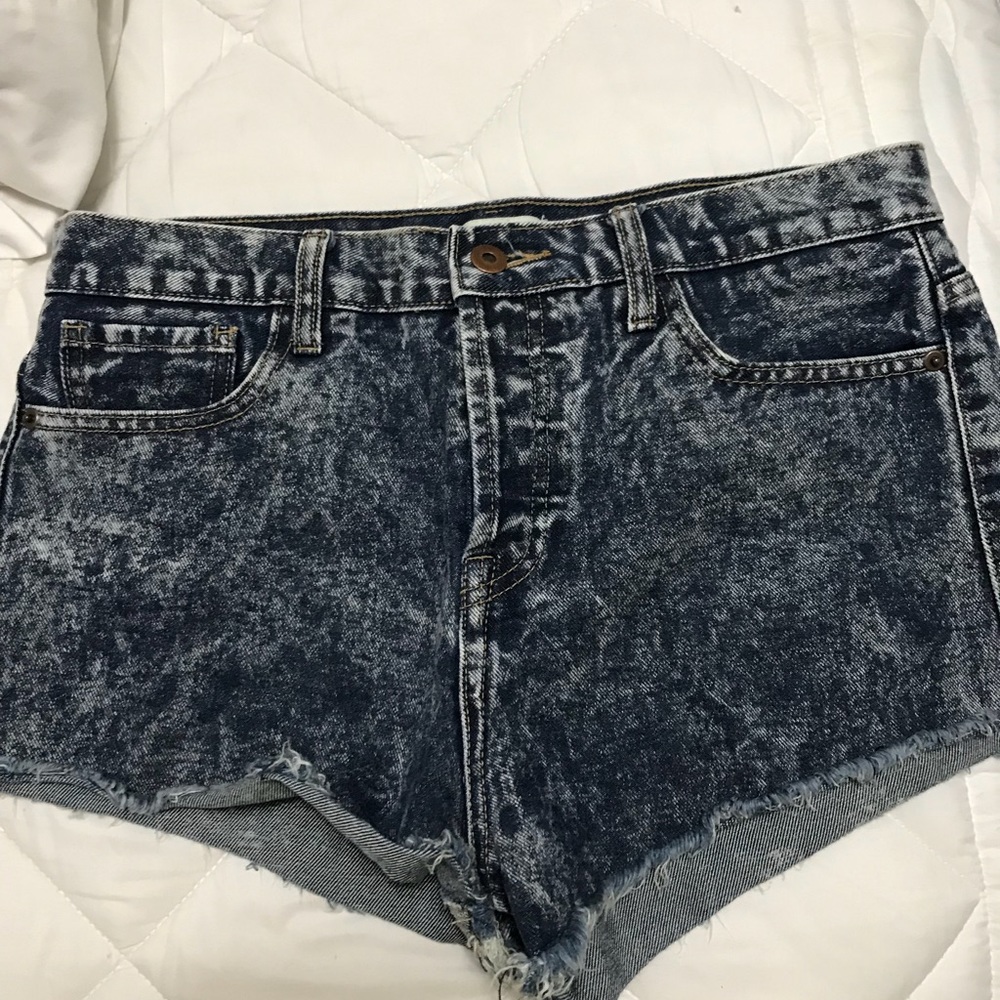 Forever 21 distressed shorts